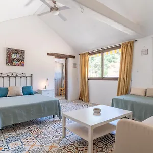 Chalet Santa Teresa, Casa La Higuera, Casares